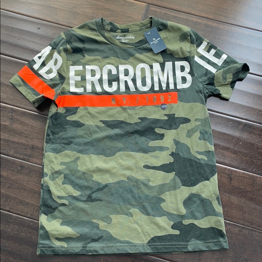 NWT Abercrombie Green Camo Tee Kids Size 13/14